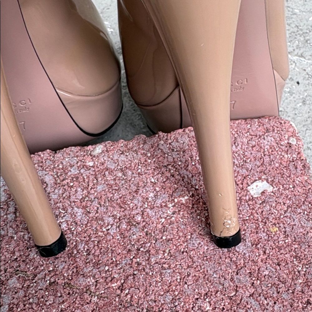 Gucci patent leather nude peep toe heels - Picture 8 of 10